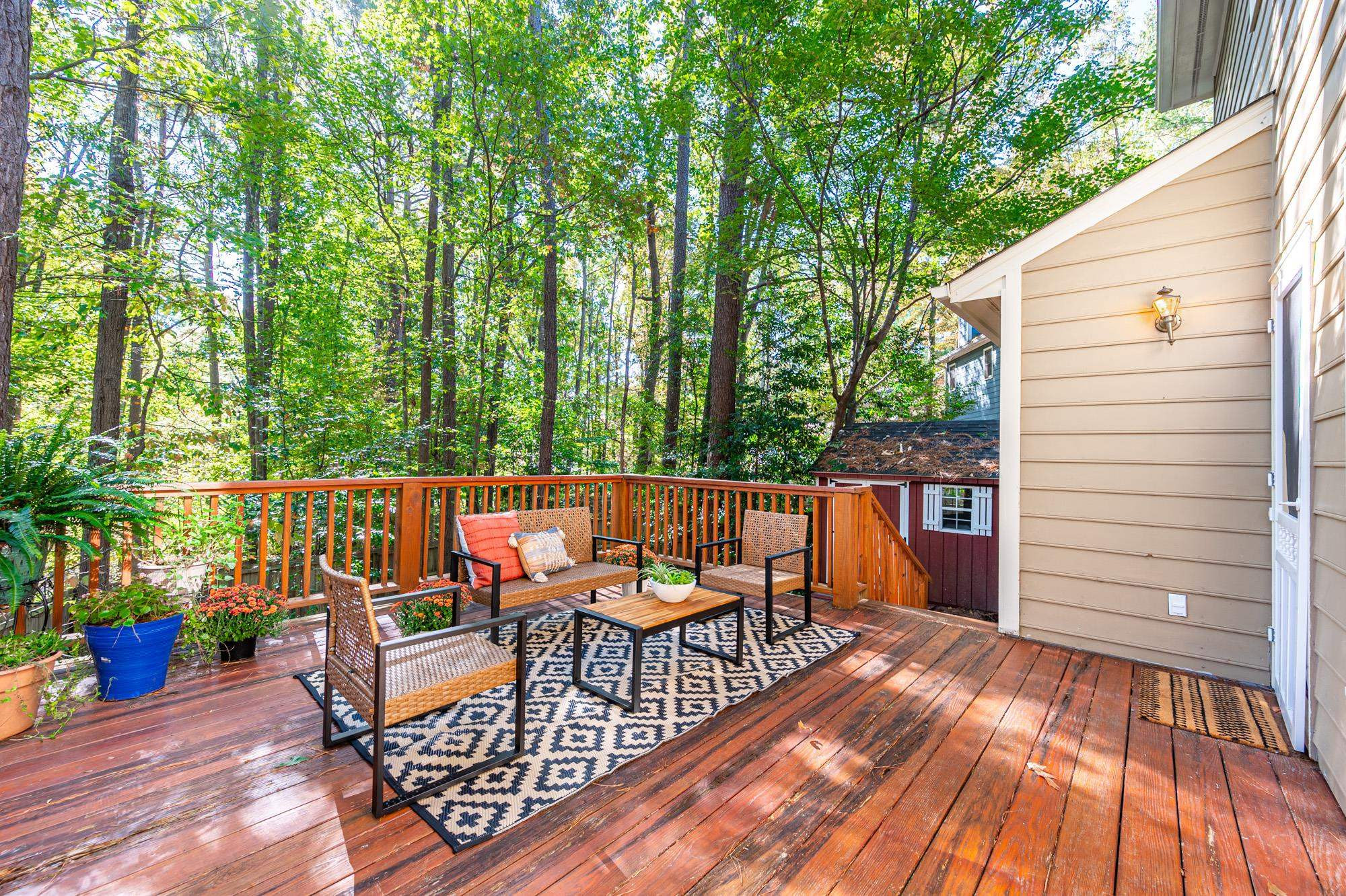 1604 Valley Run