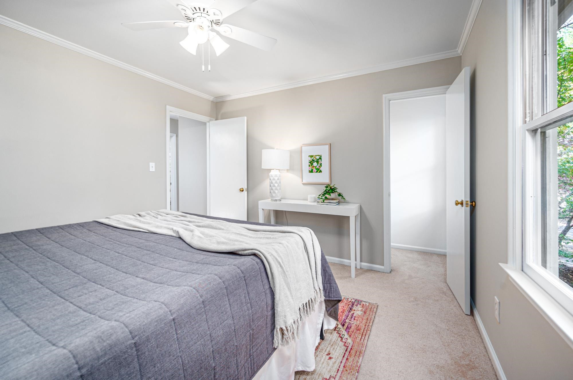 1604 Valley Run