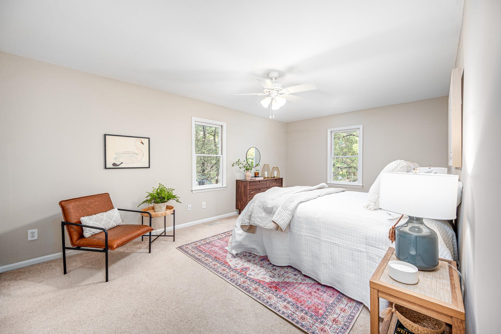 1604 Valley Run