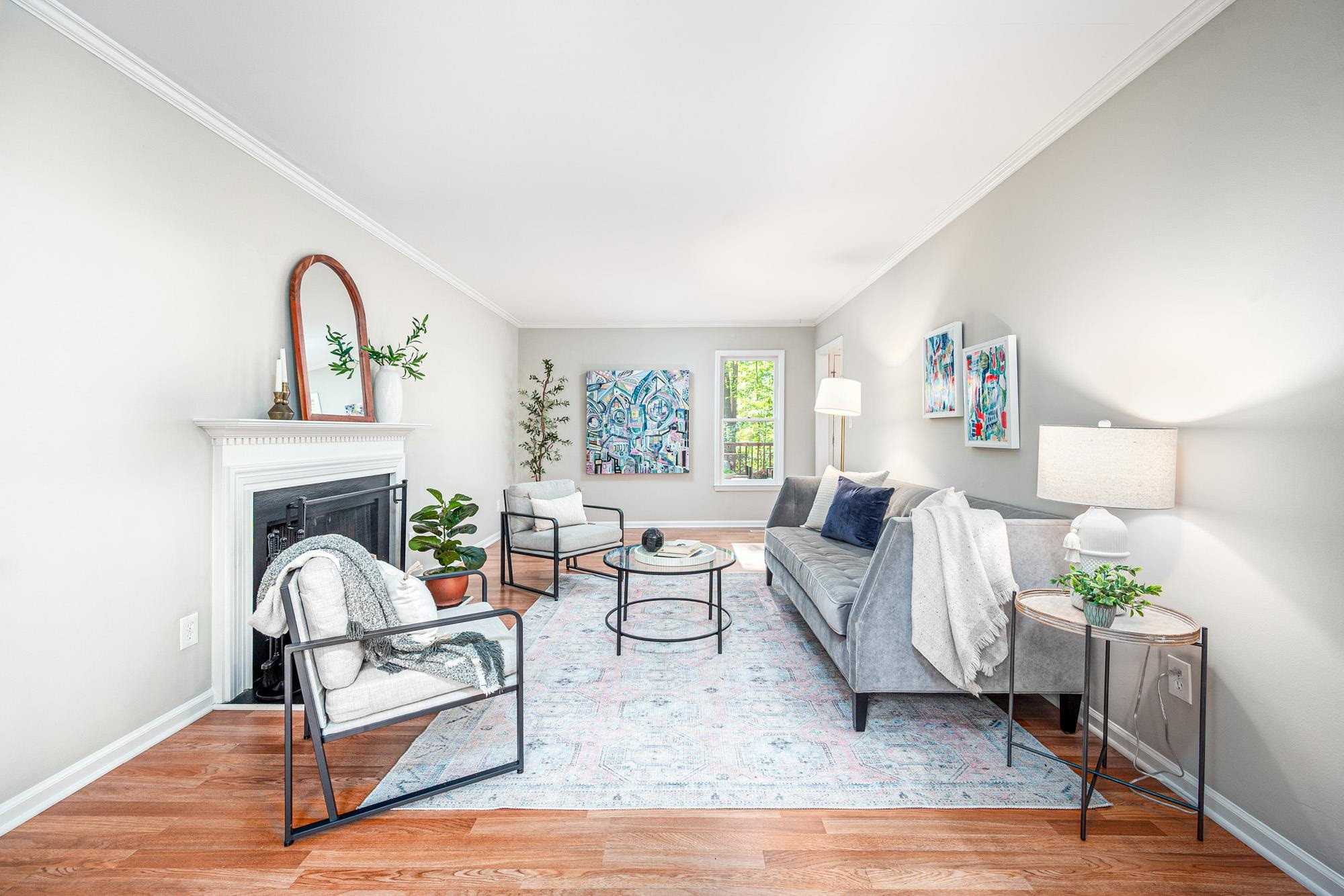 1604 Valley Run