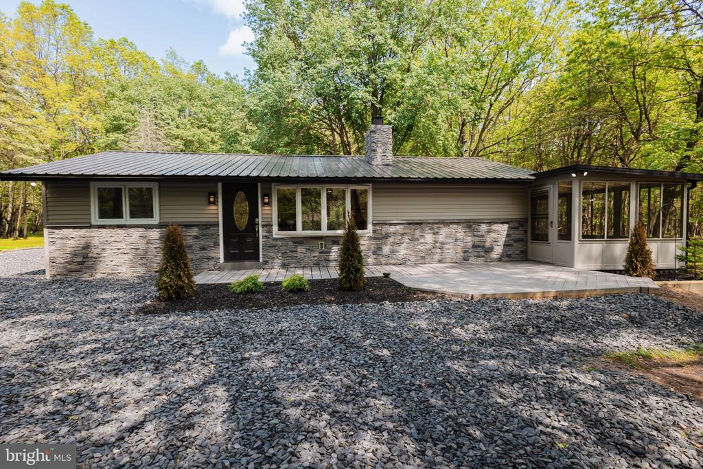 54 Skyline Dr