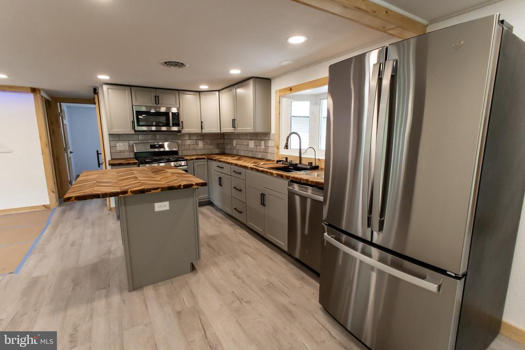 54 Skyline Dr