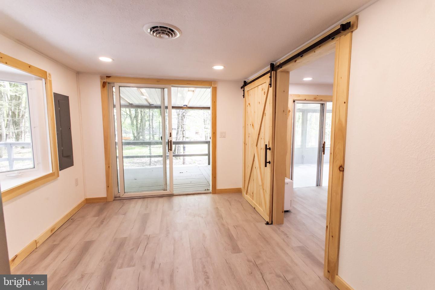 54 Skyline Dr