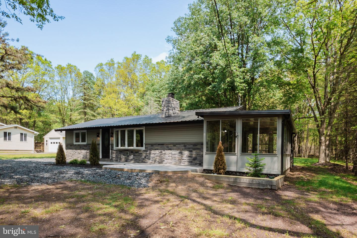 54 Skyline Dr