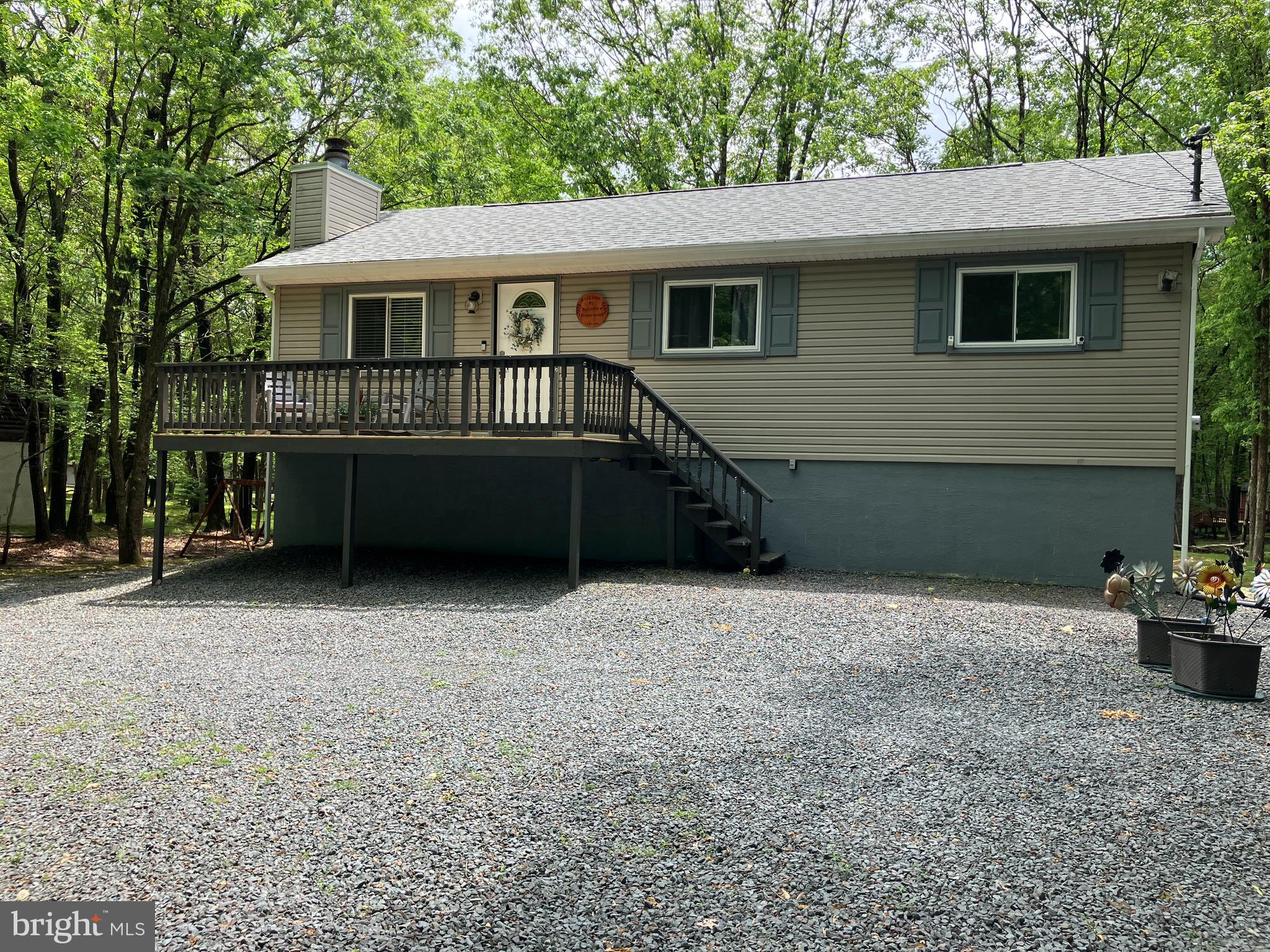 42 Hillcrest Dr