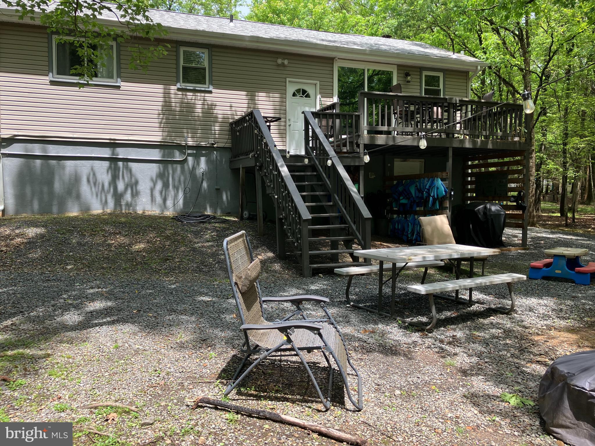 42 Hillcrest Dr