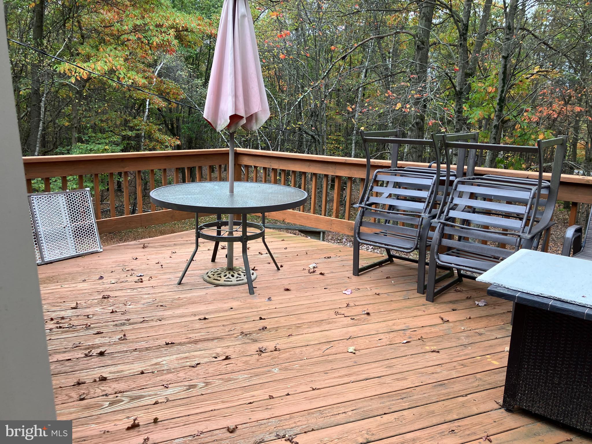 6 IROQUOIS ROAD