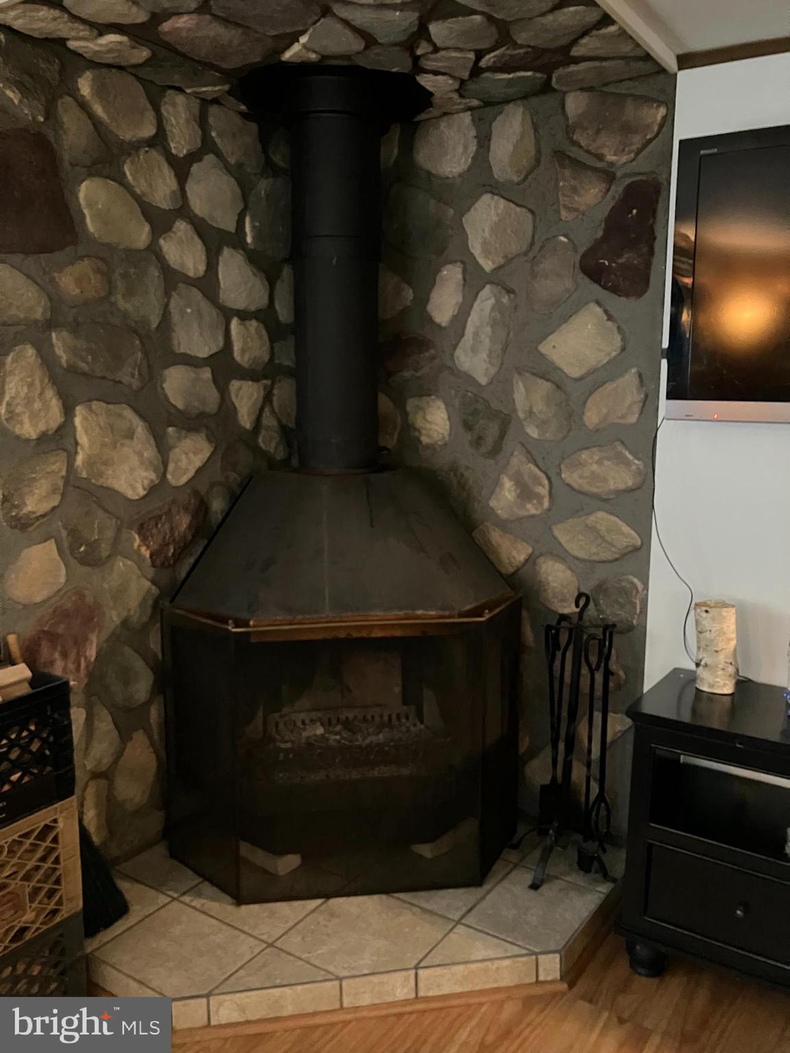 6 IROQUOIS ROAD