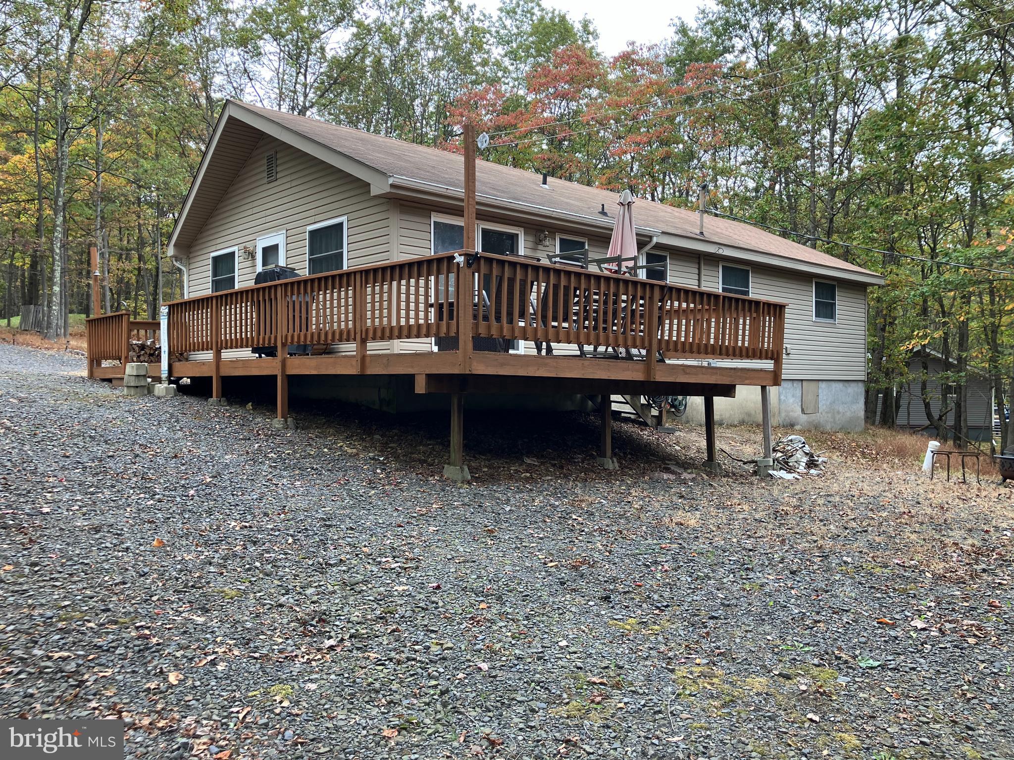 6 IROQUOIS ROAD