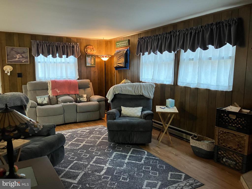 6 IROQUOIS ROAD