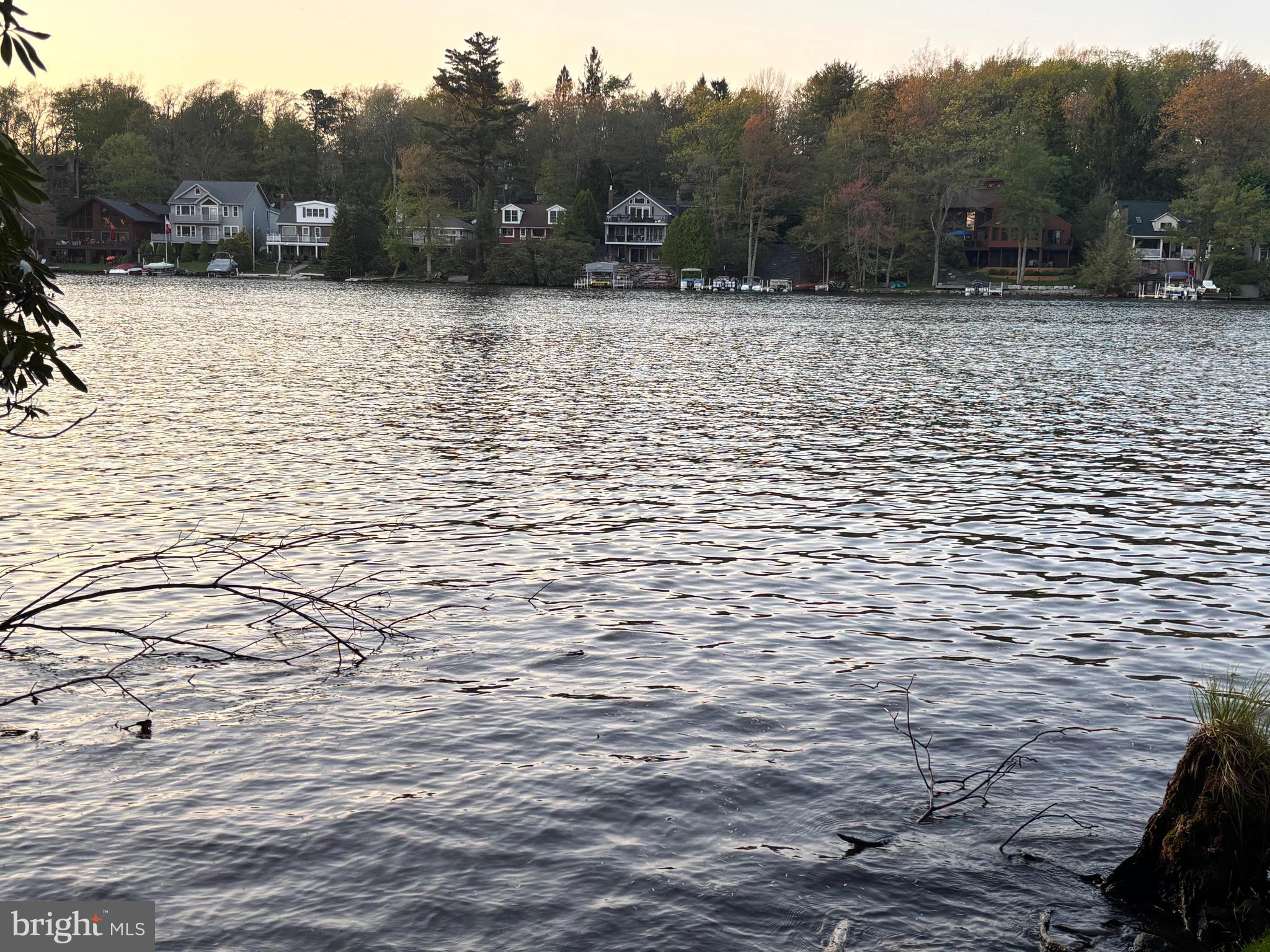 121 S LAKE DRIVE