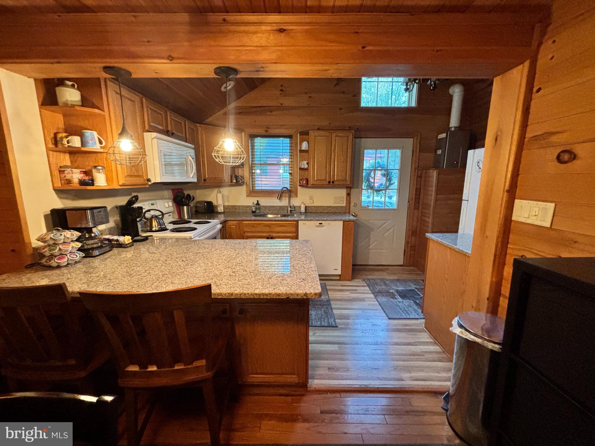 121 S LAKE DRIVE