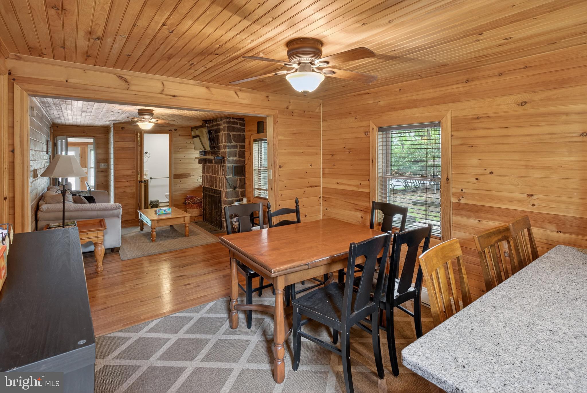 121 S LAKE DRIVE