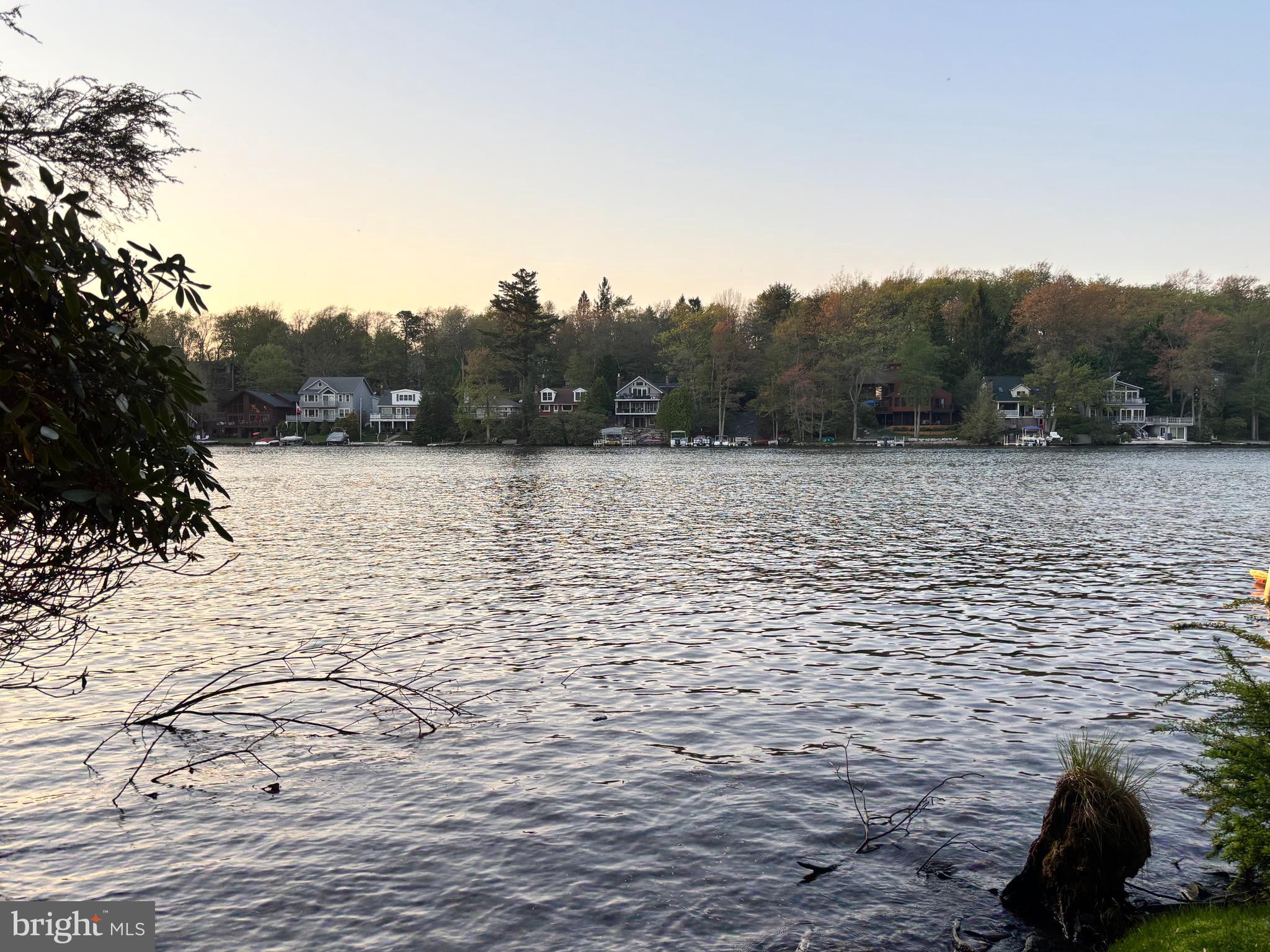 121 S LAKE DRIVE