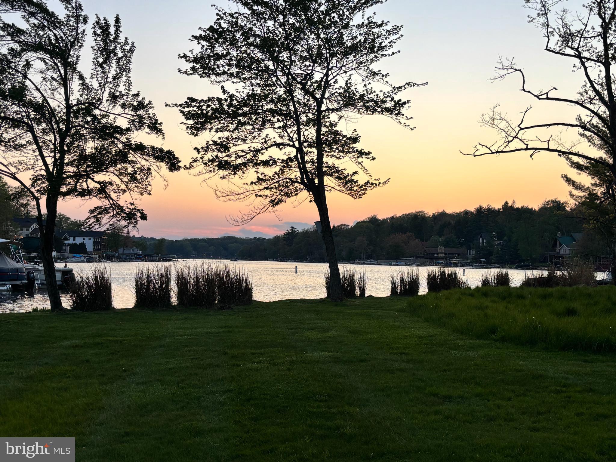 121 S LAKE DRIVE