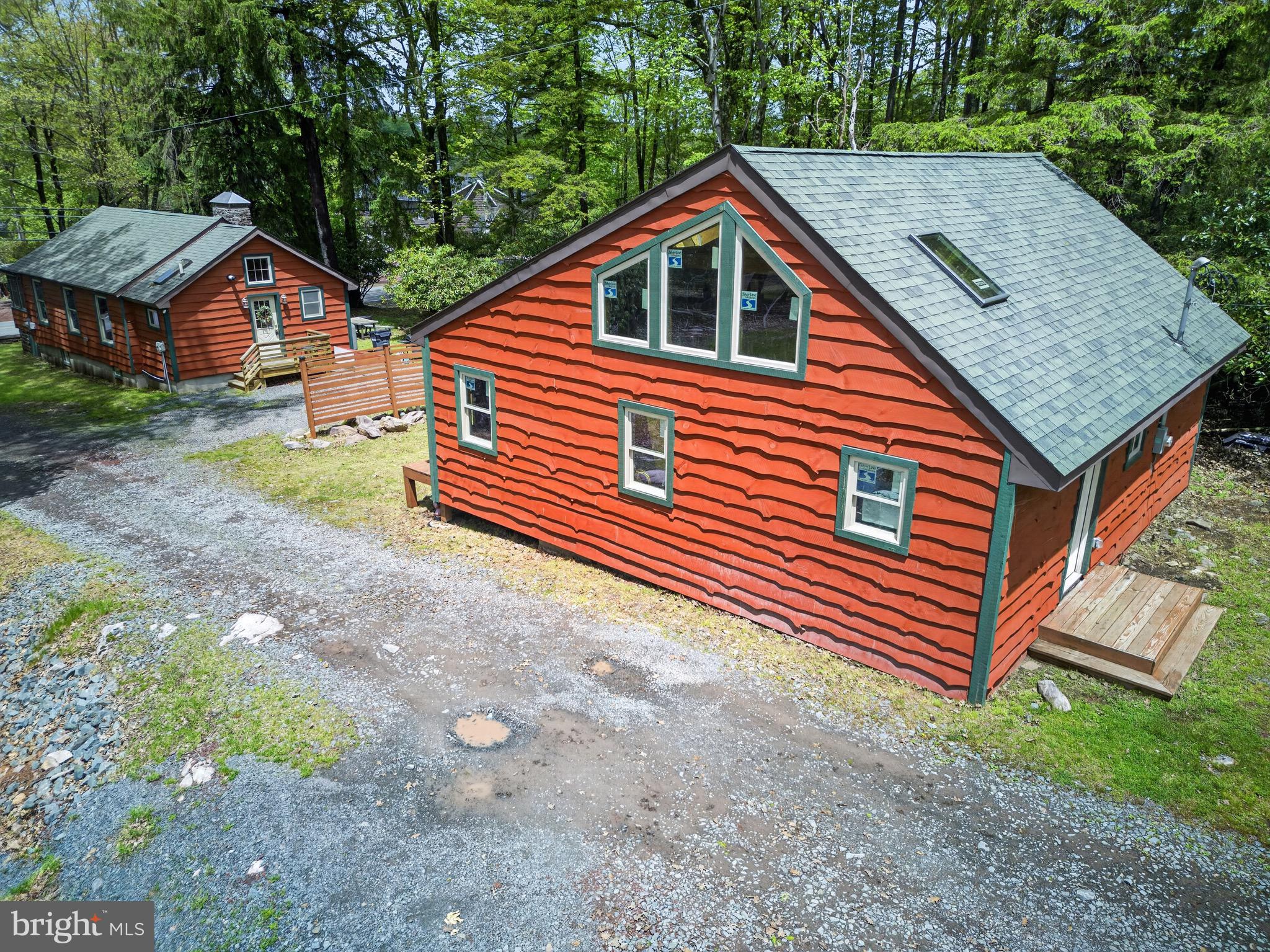 121 S LAKE DRIVE