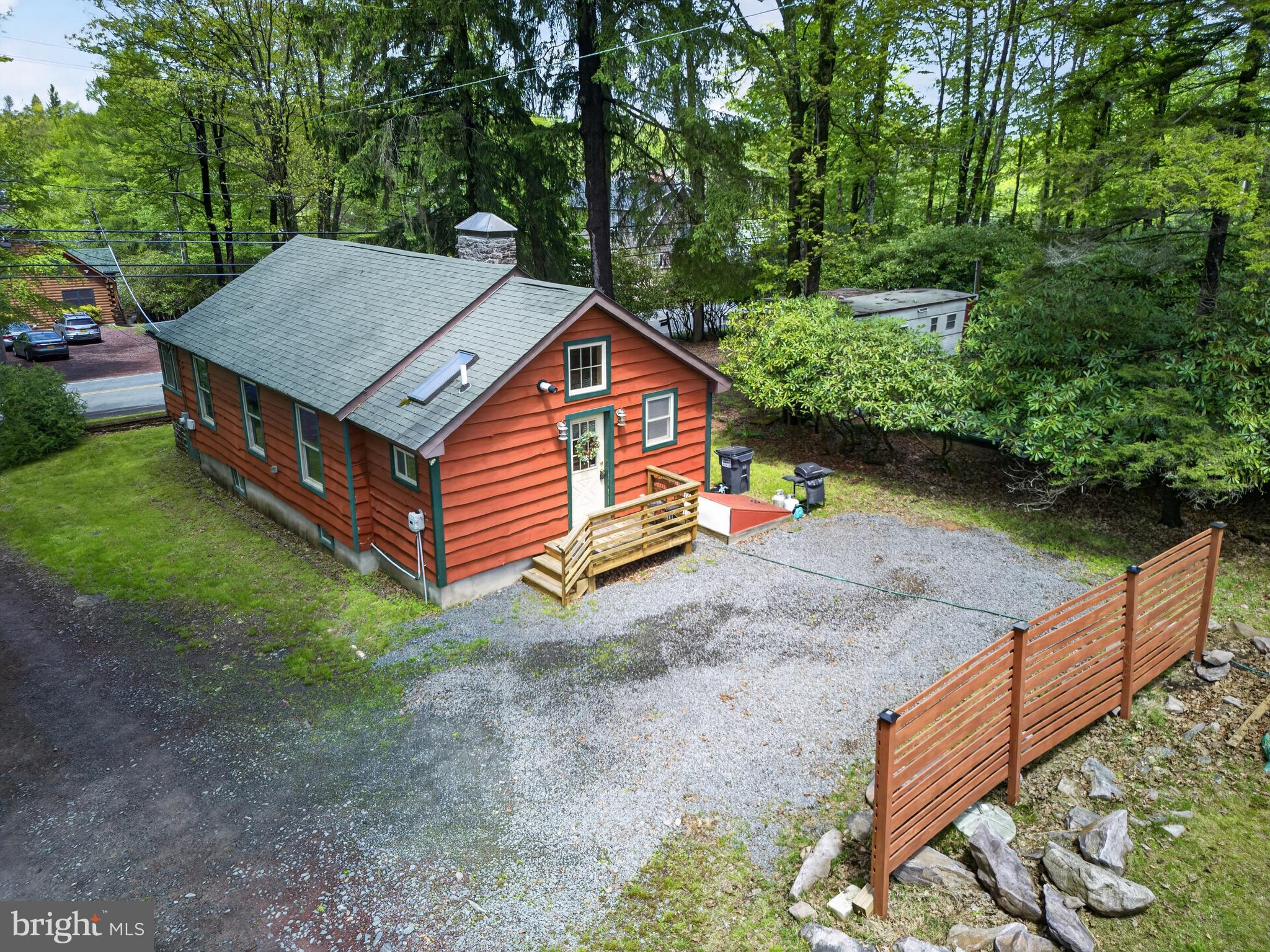 121 S LAKE DRIVE