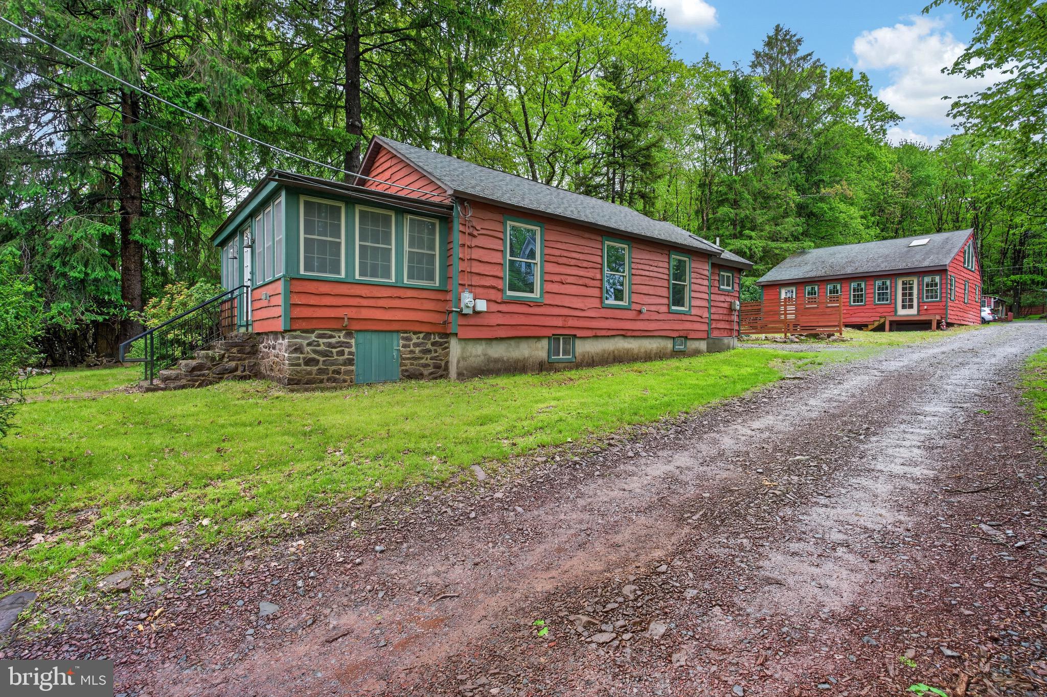 121 S LAKE DRIVE
