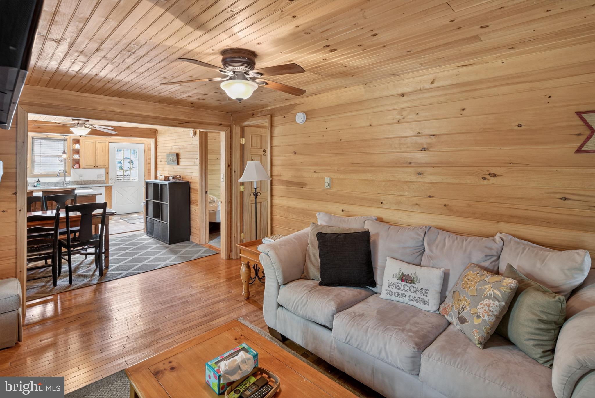 121 S LAKE DRIVE