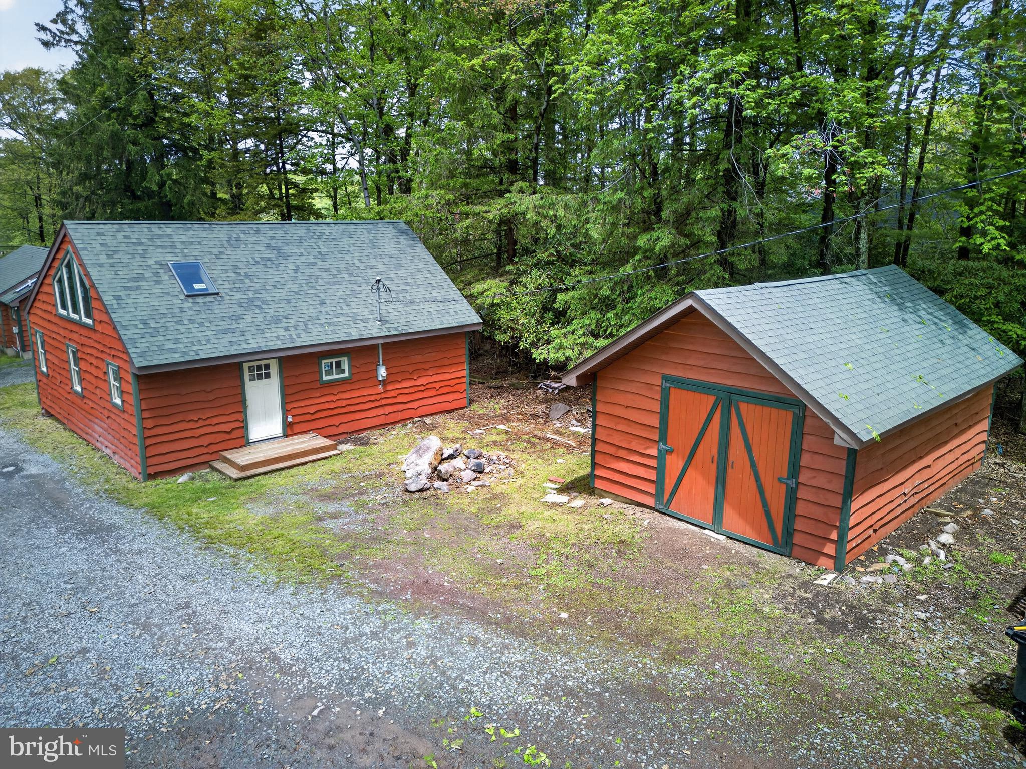 121 S LAKE DRIVE