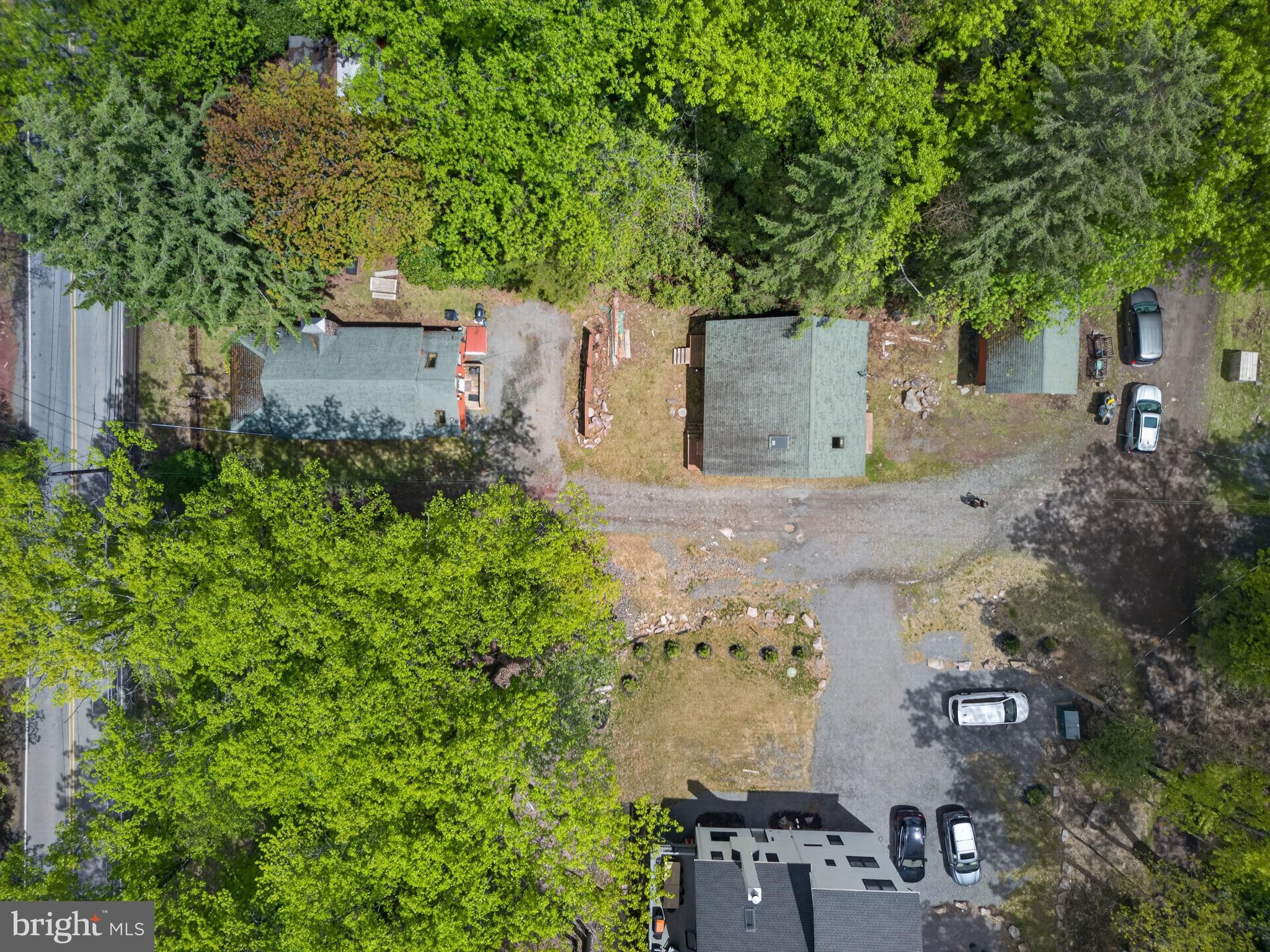 121 S LAKE DRIVE