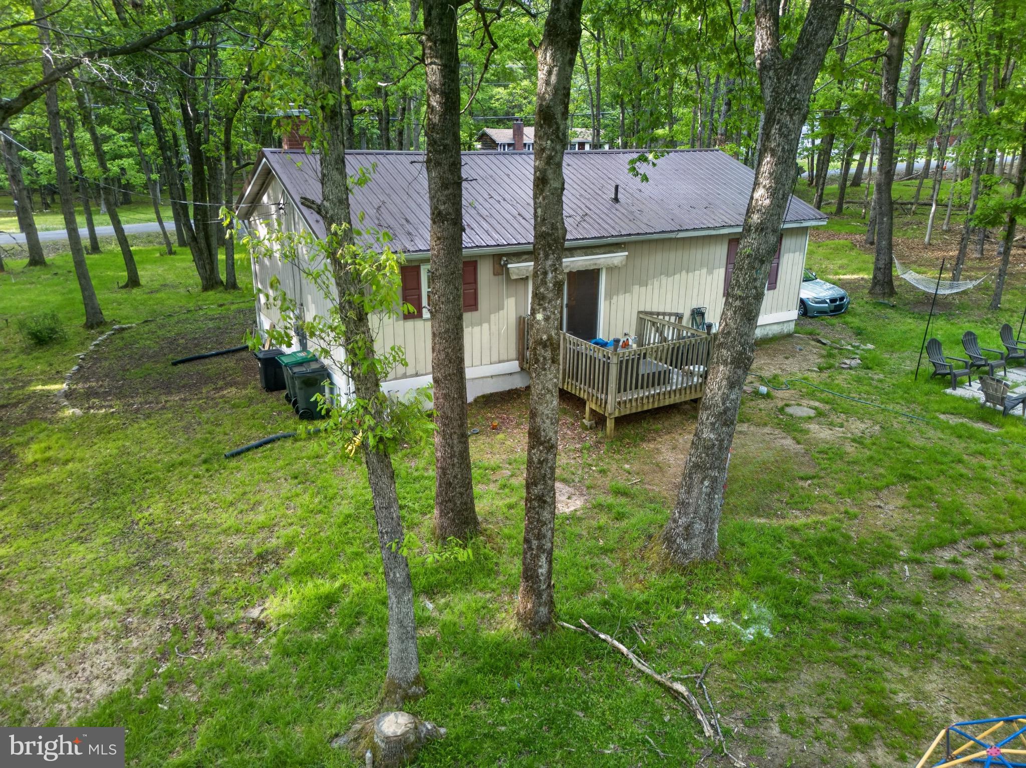 122 HUNTER LANE