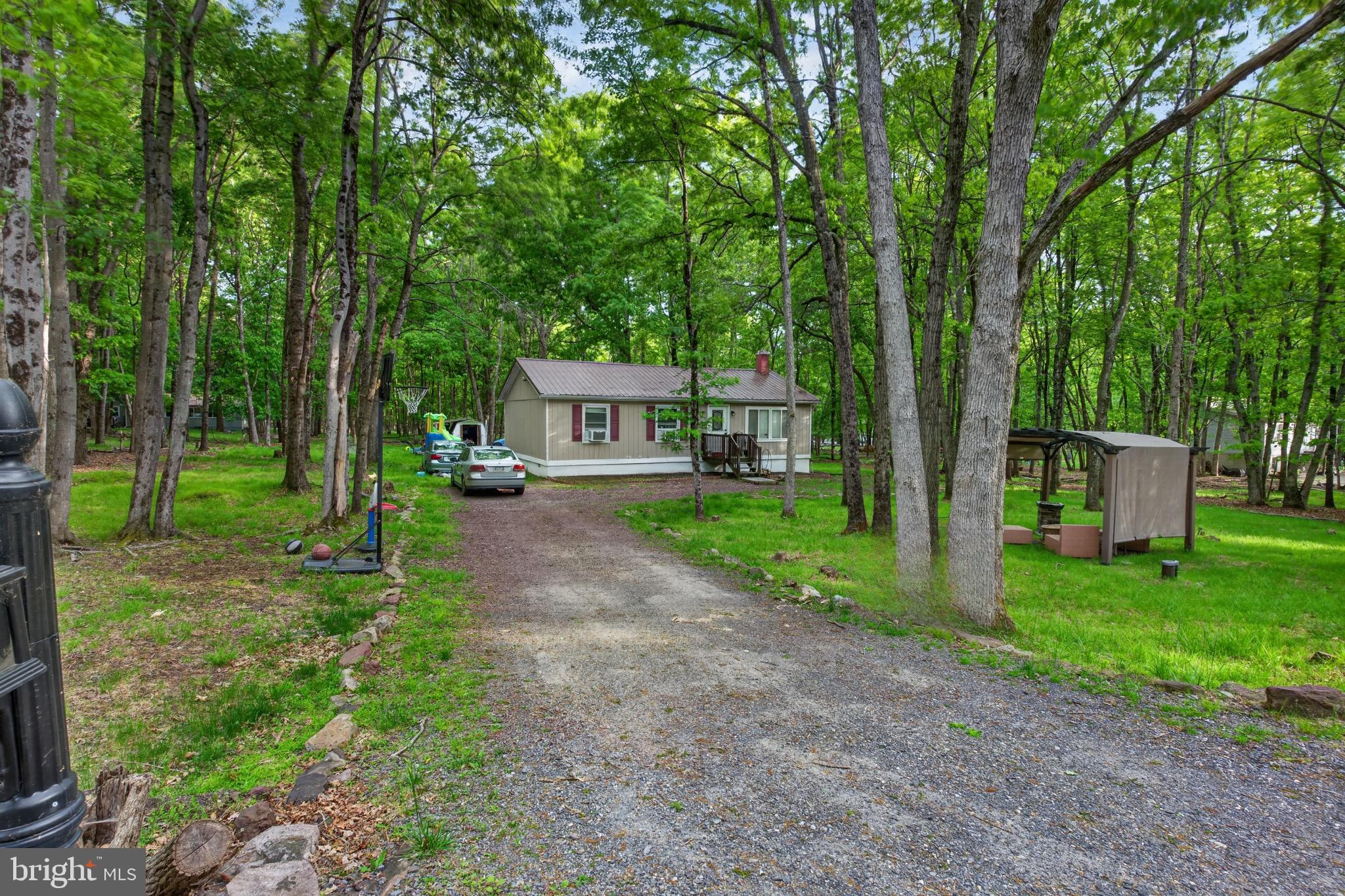122 HUNTER LANE