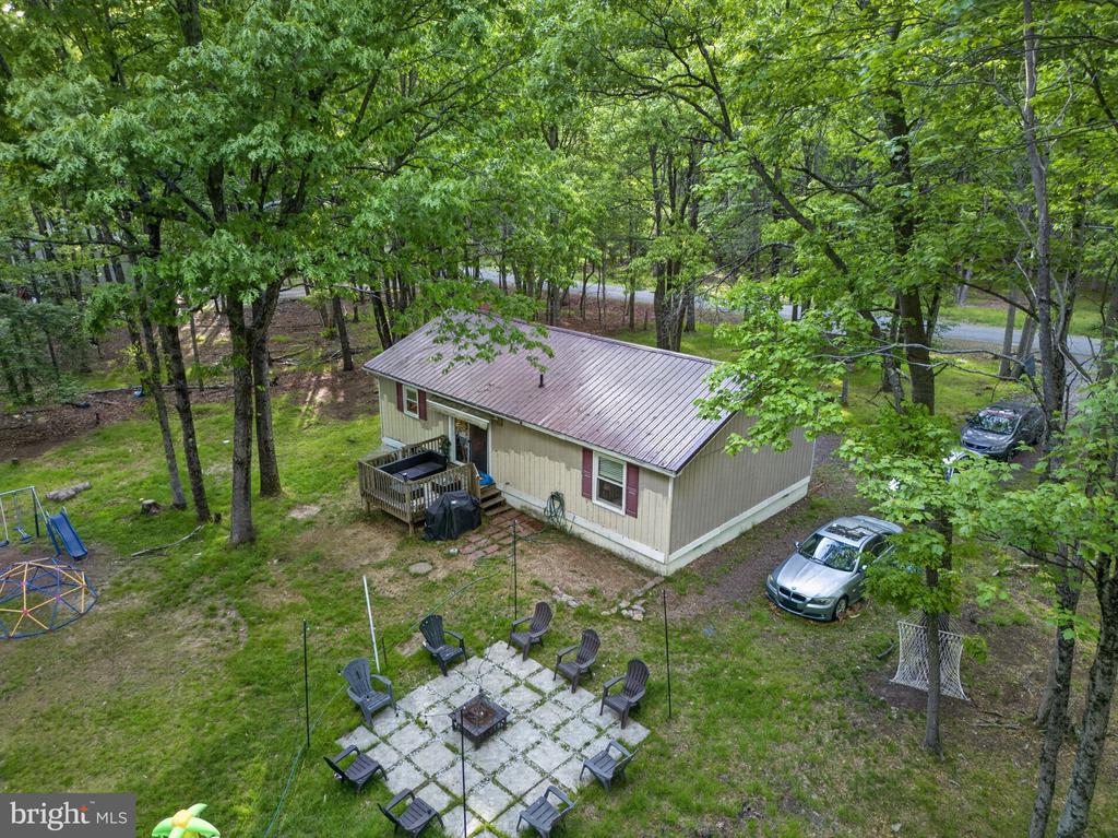122 HUNTER LANE