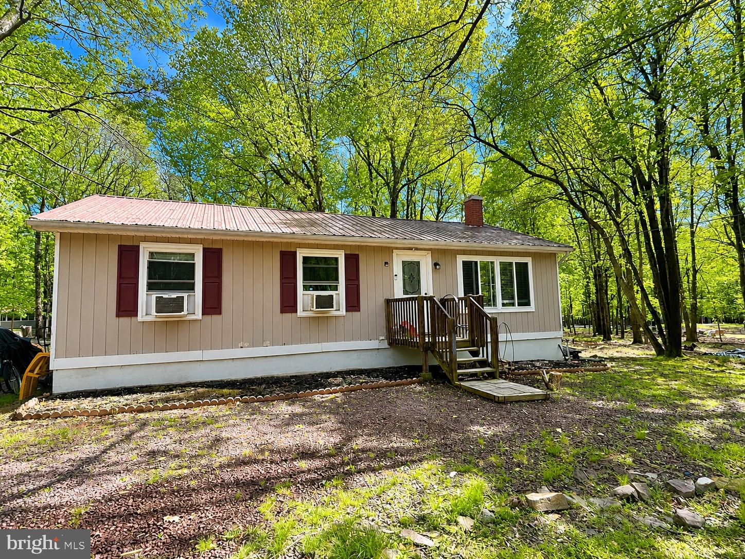 122 HUNTER LANE