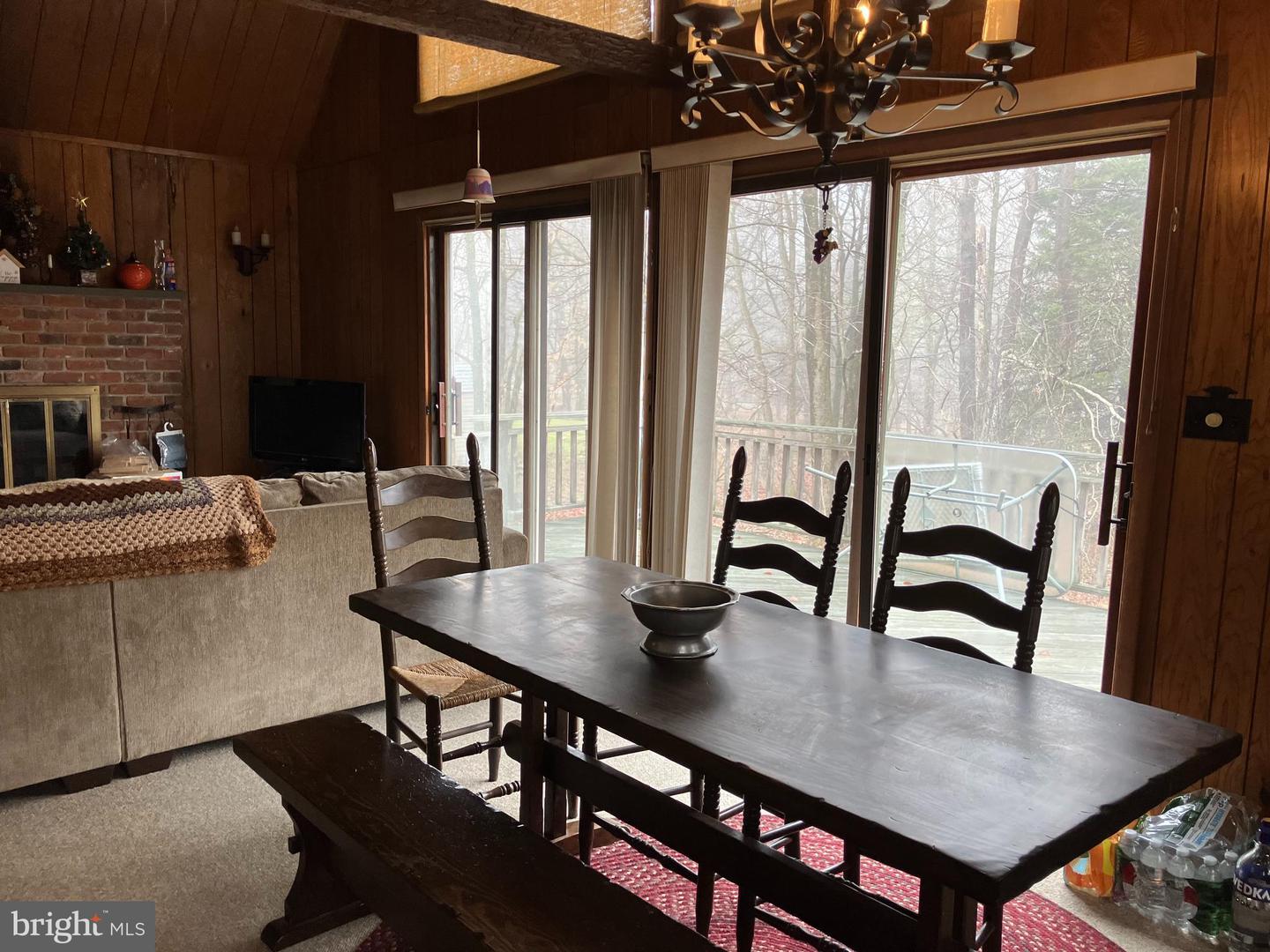 121 Azalea Dr