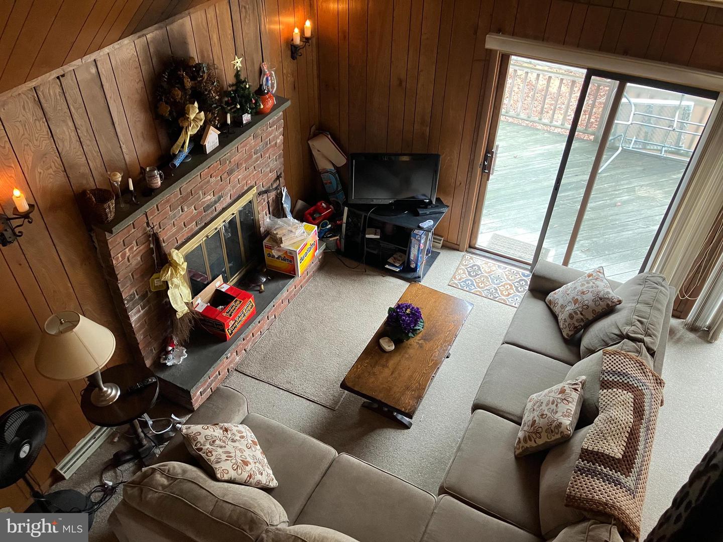 121 Azalea Dr