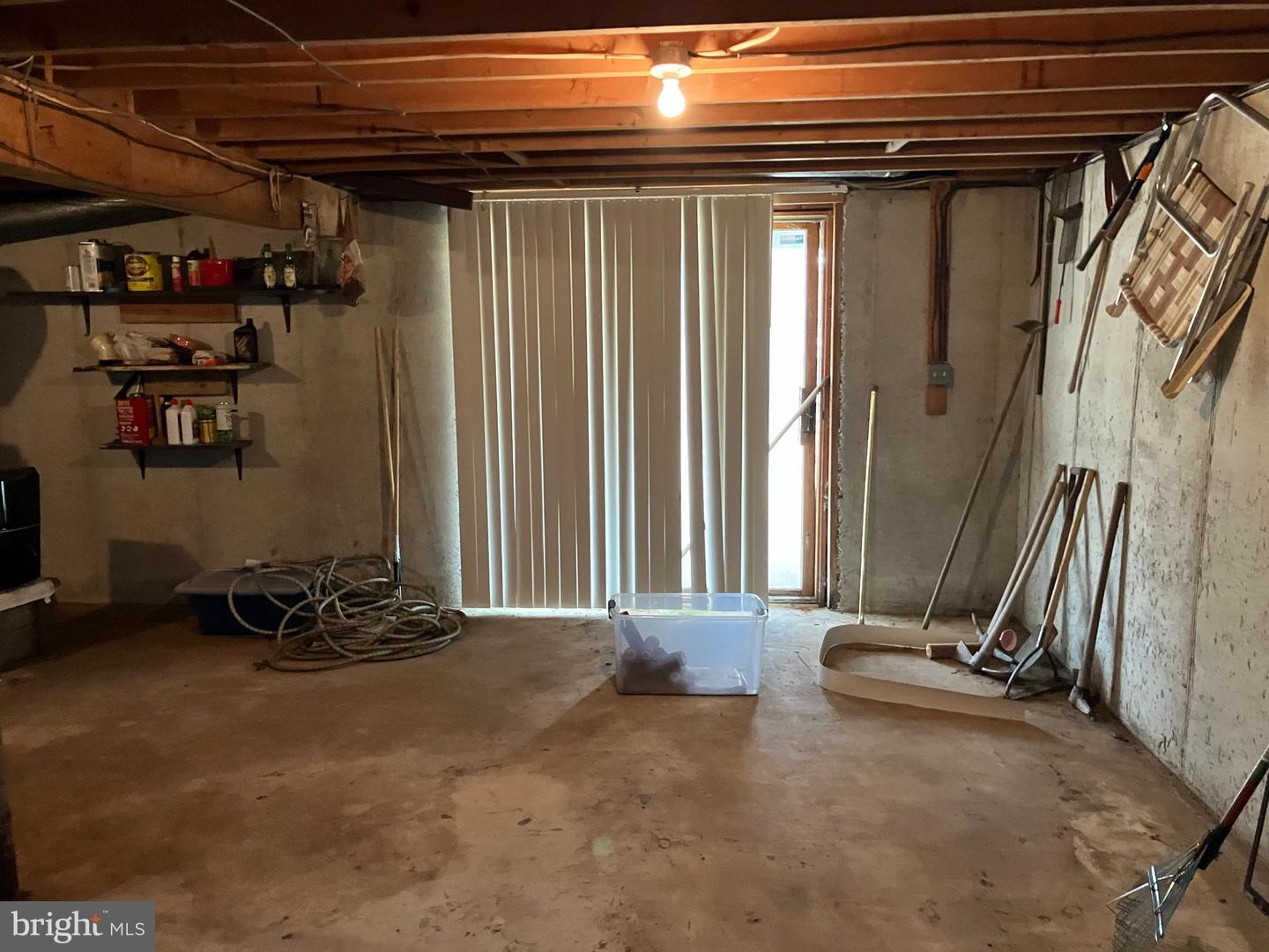 121 Azalea Dr