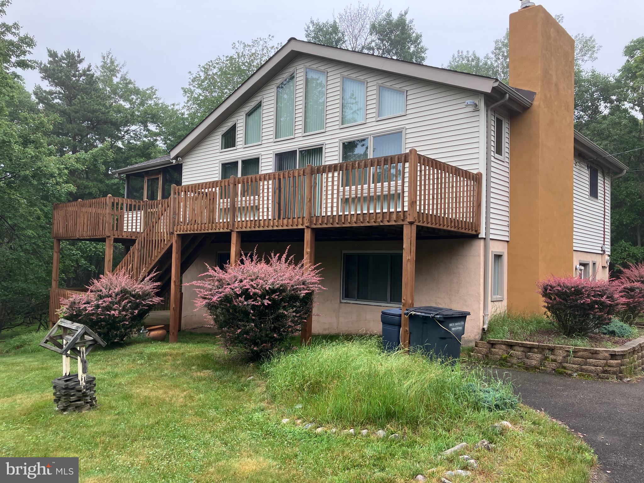 186 Elmwood Dr