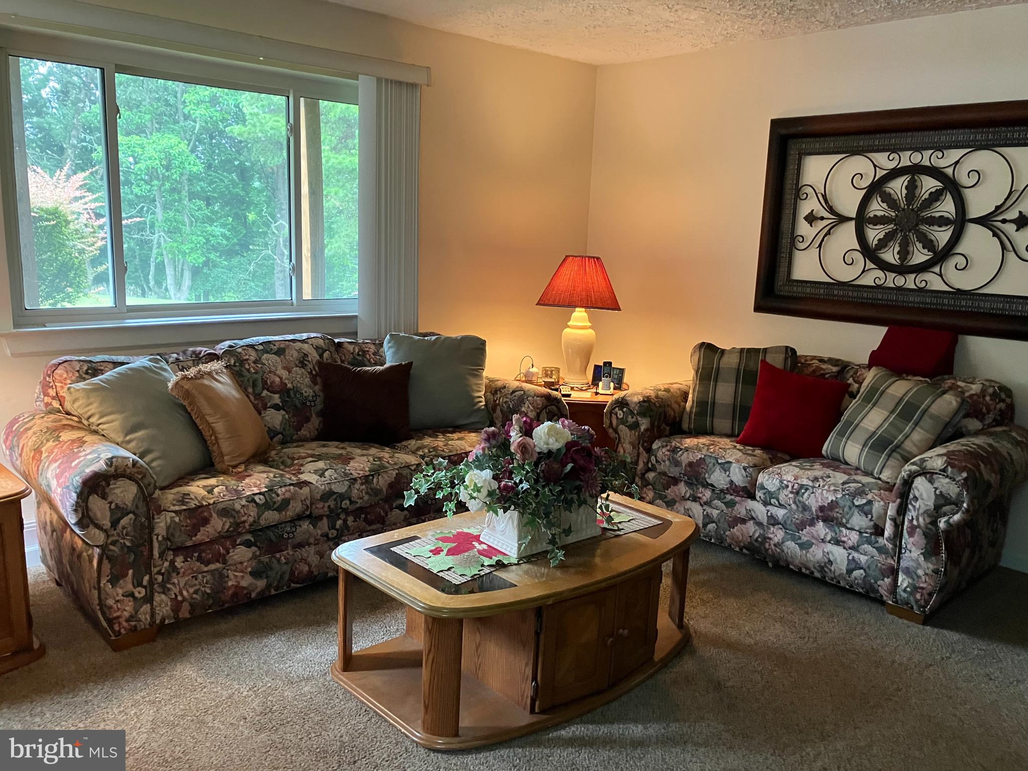 186 Elmwood Dr