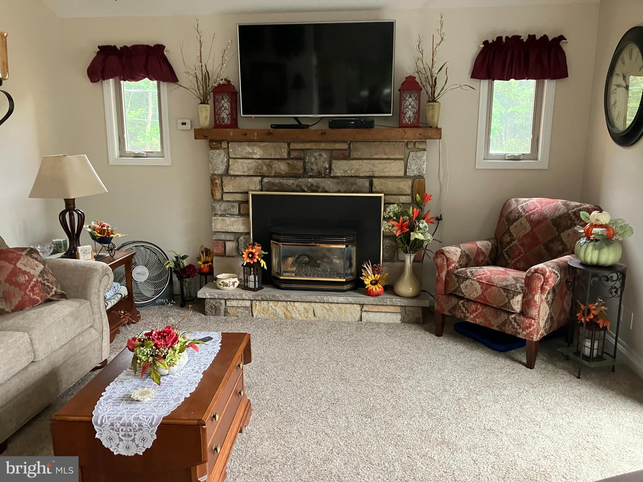 186 Elmwood Dr