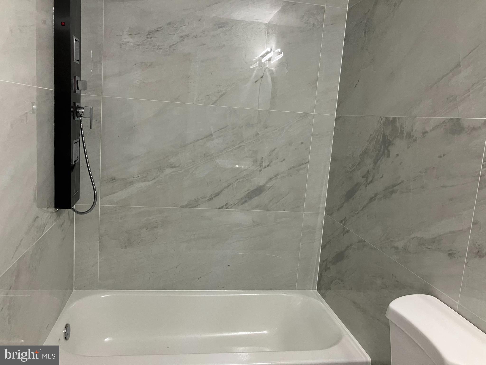 2096 SCARBOROUGH WAY