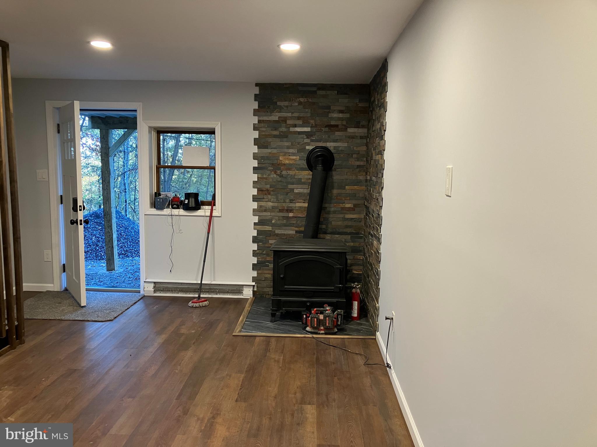 2096 SCARBOROUGH WAY