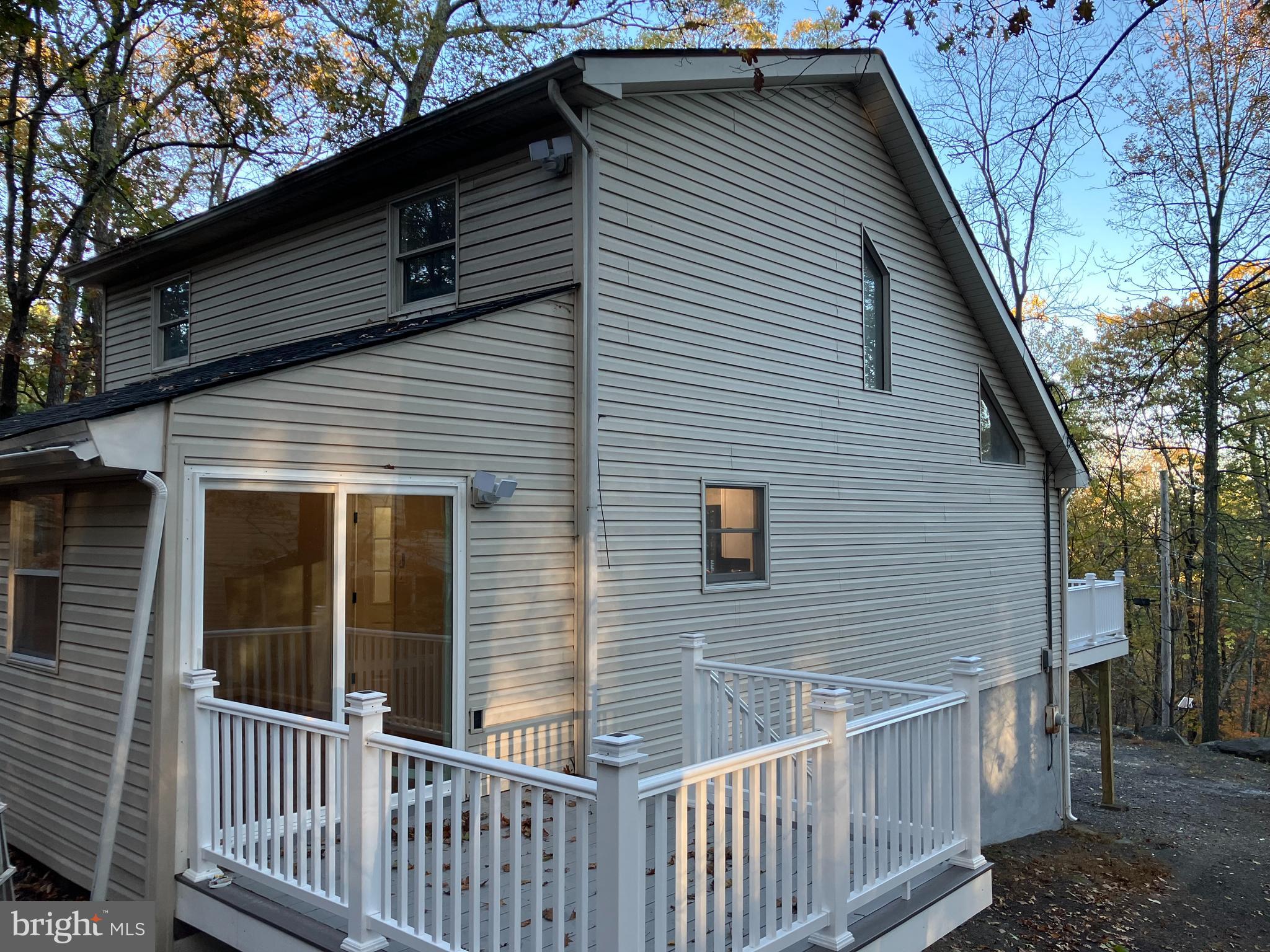 2096 SCARBOROUGH WAY