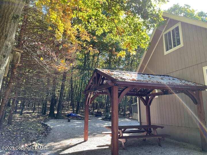 110 Winding Way