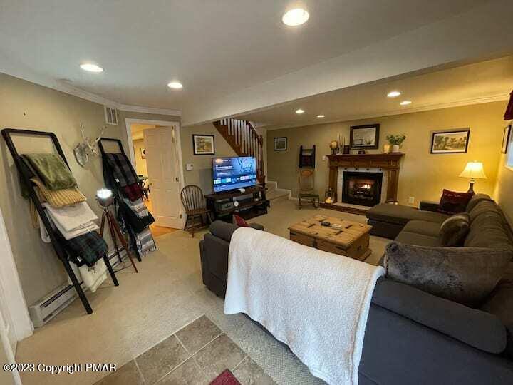 110 Winding Way
