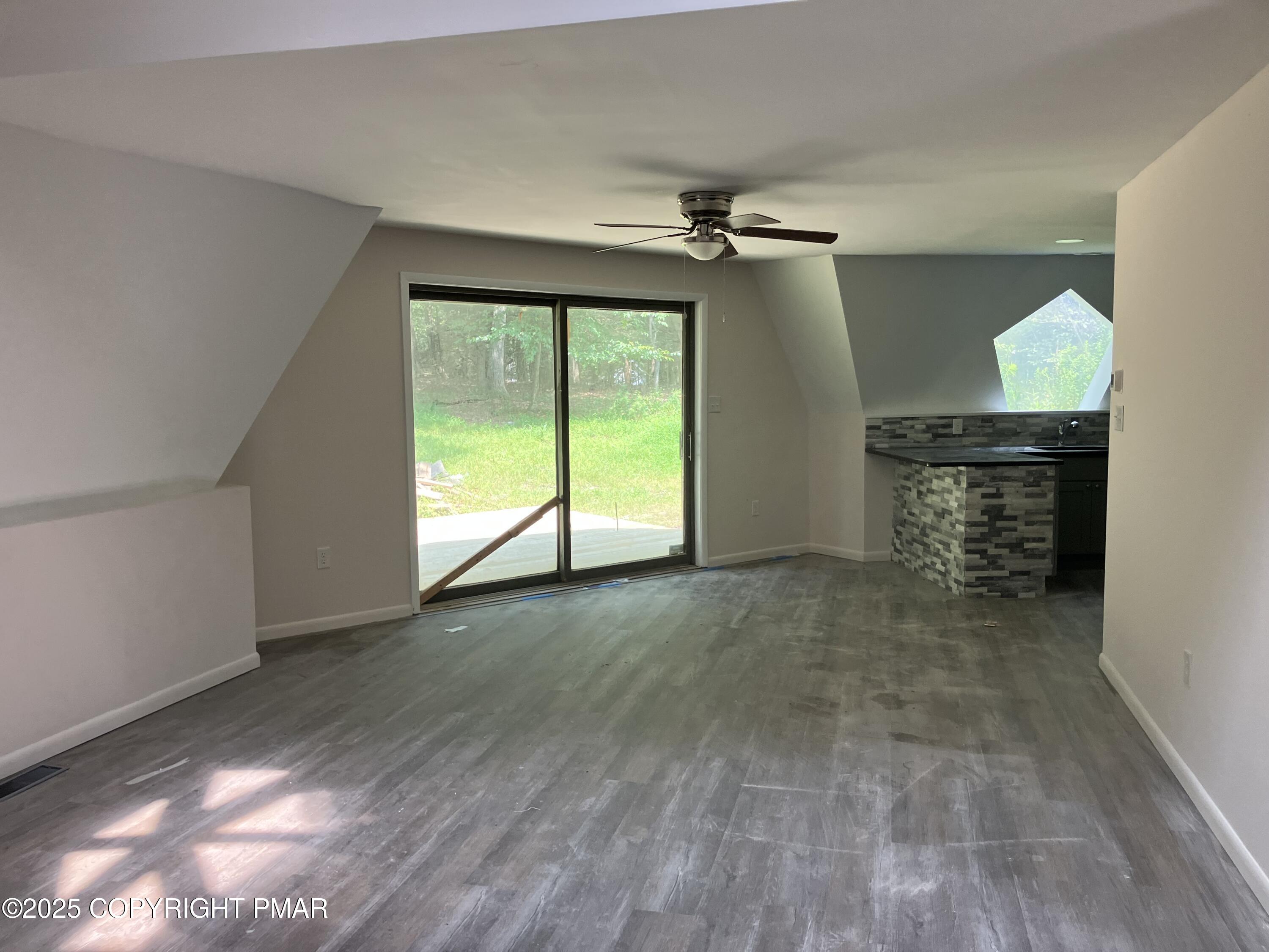2137 James Way