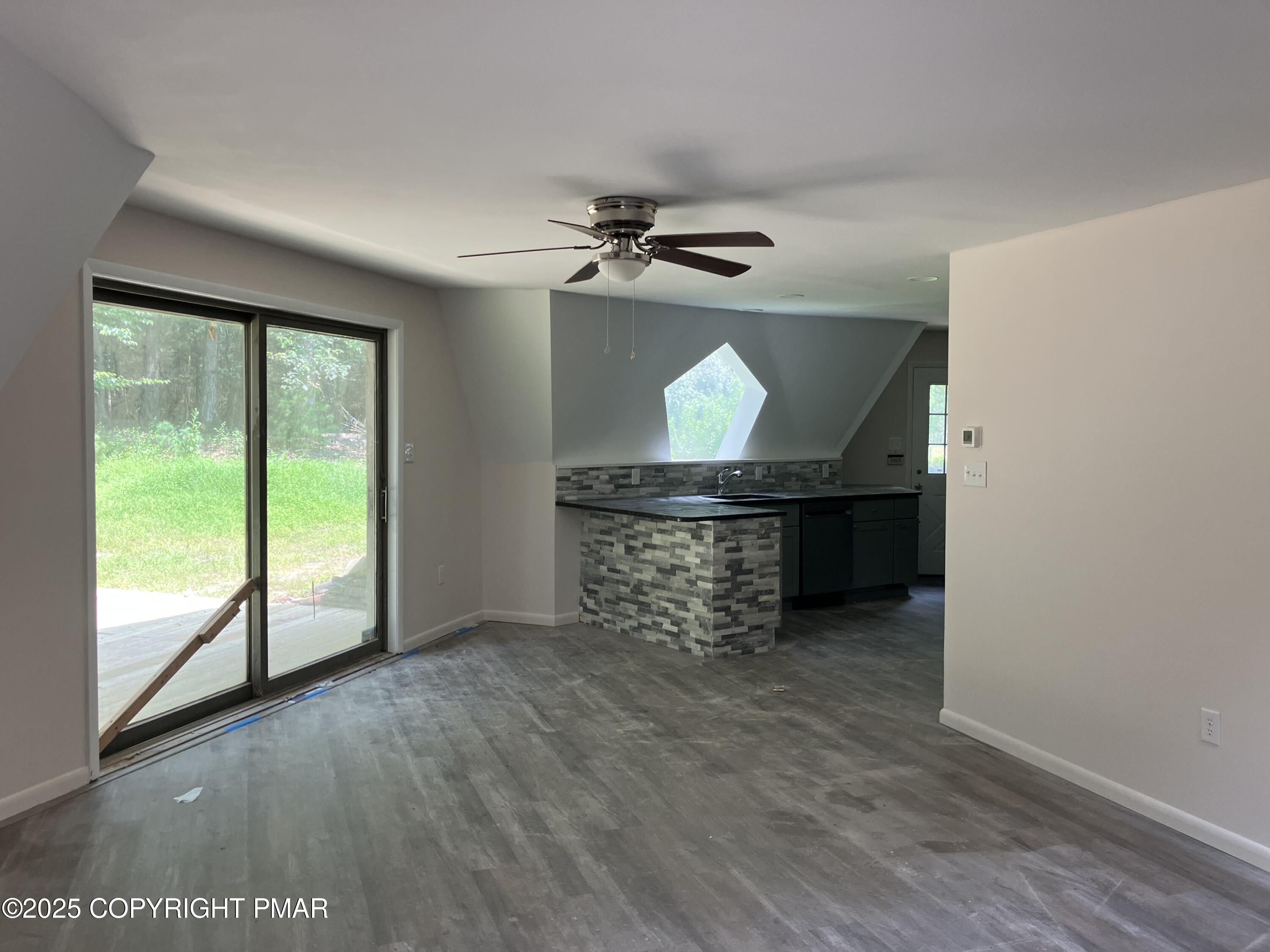 2137 James Way