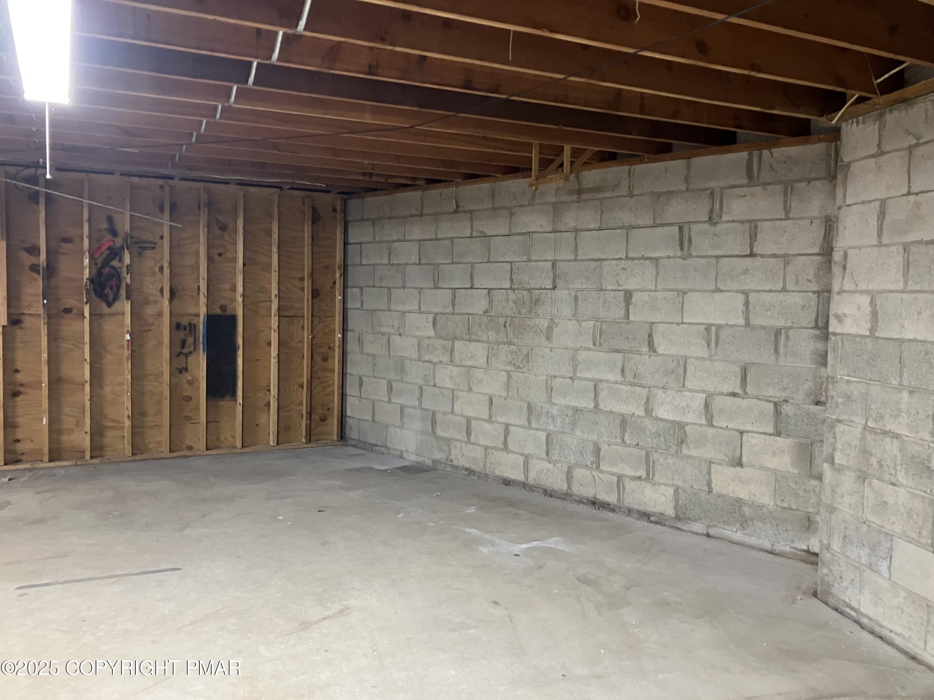 2137 James Way