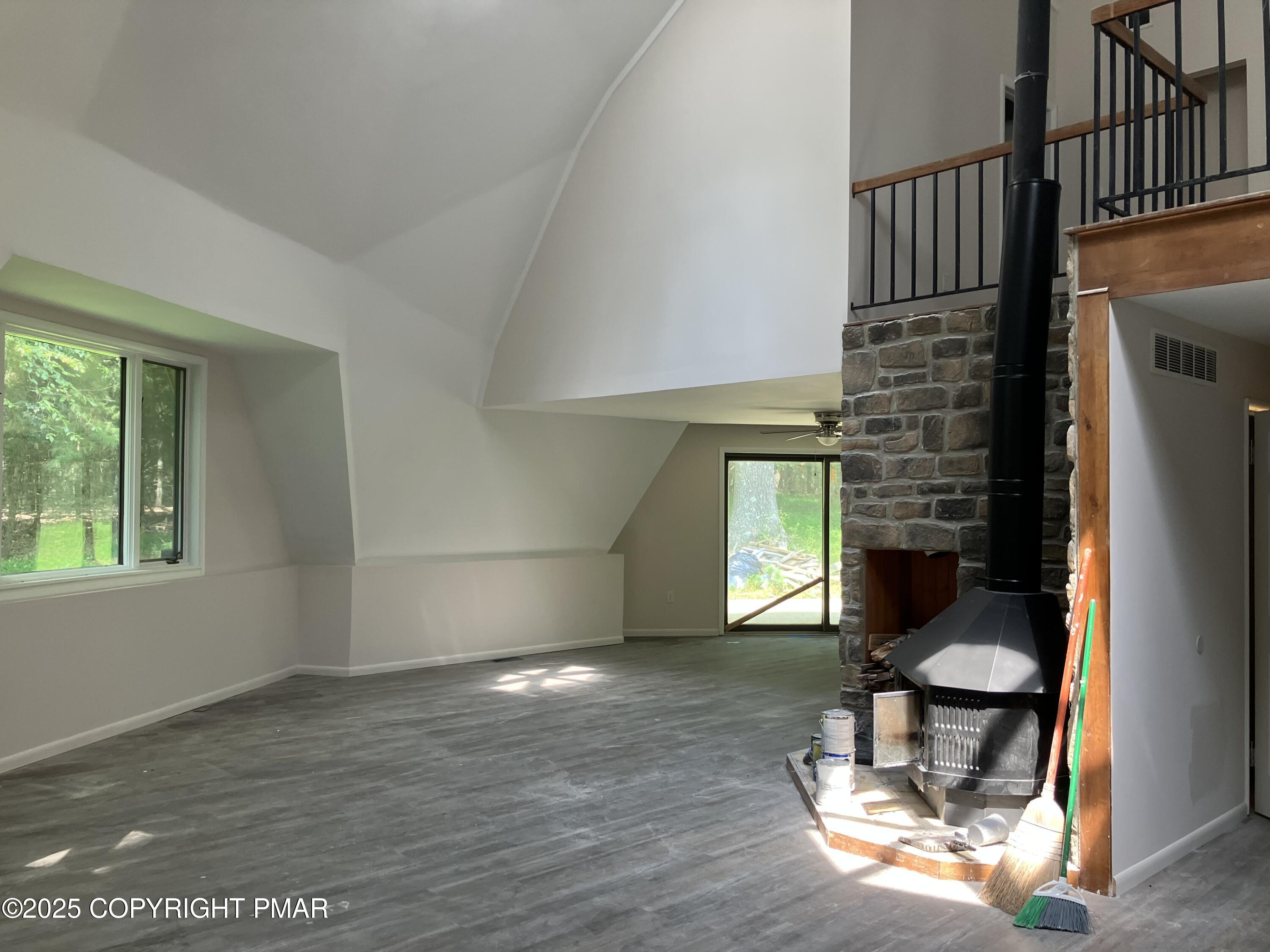 2137 James Way