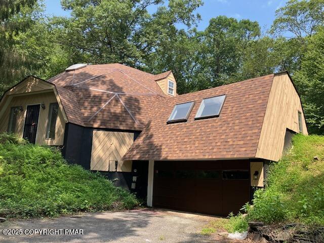 2137 James Way