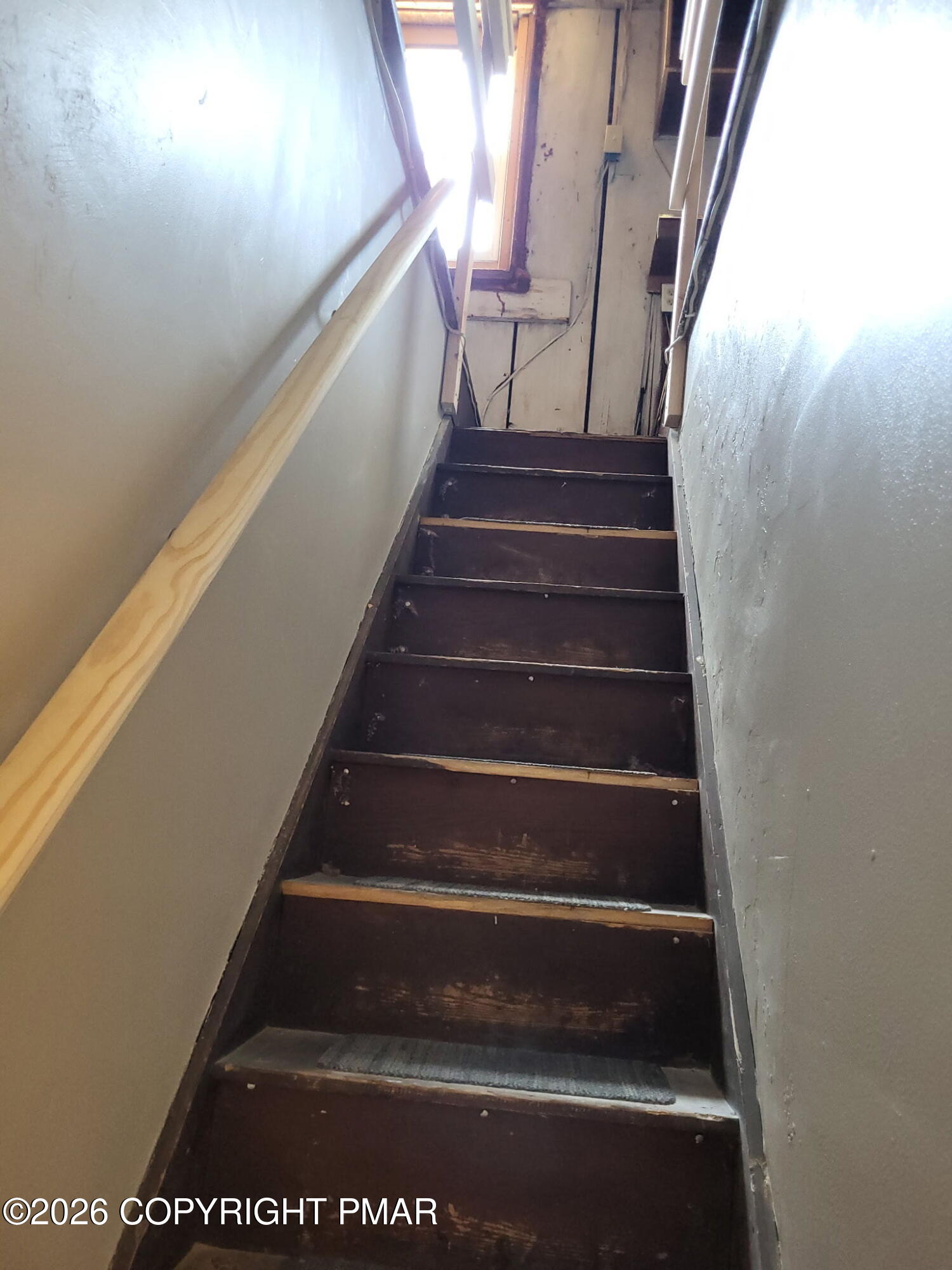 418 Center Avenue