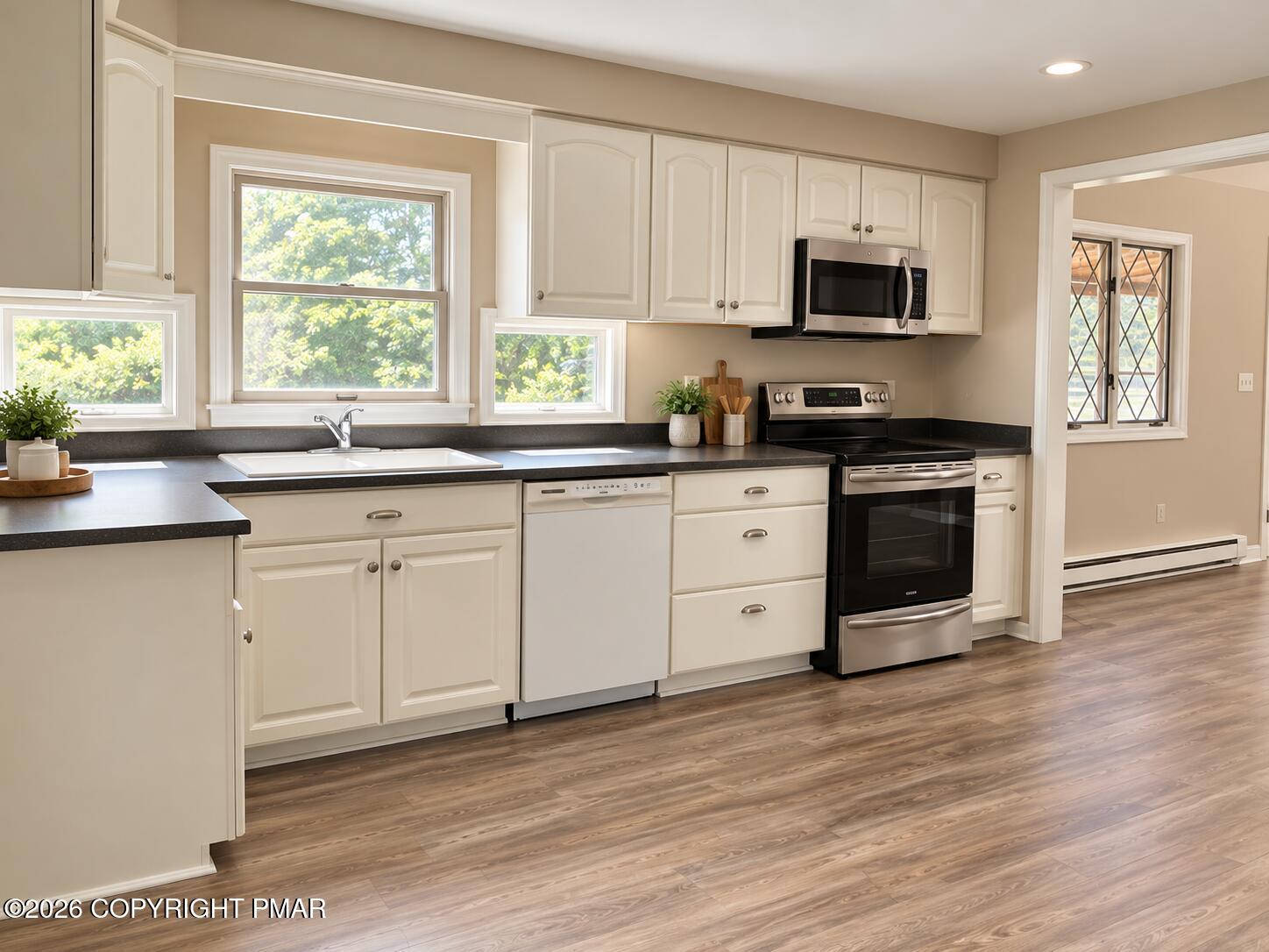 3171 Chippewa Trail