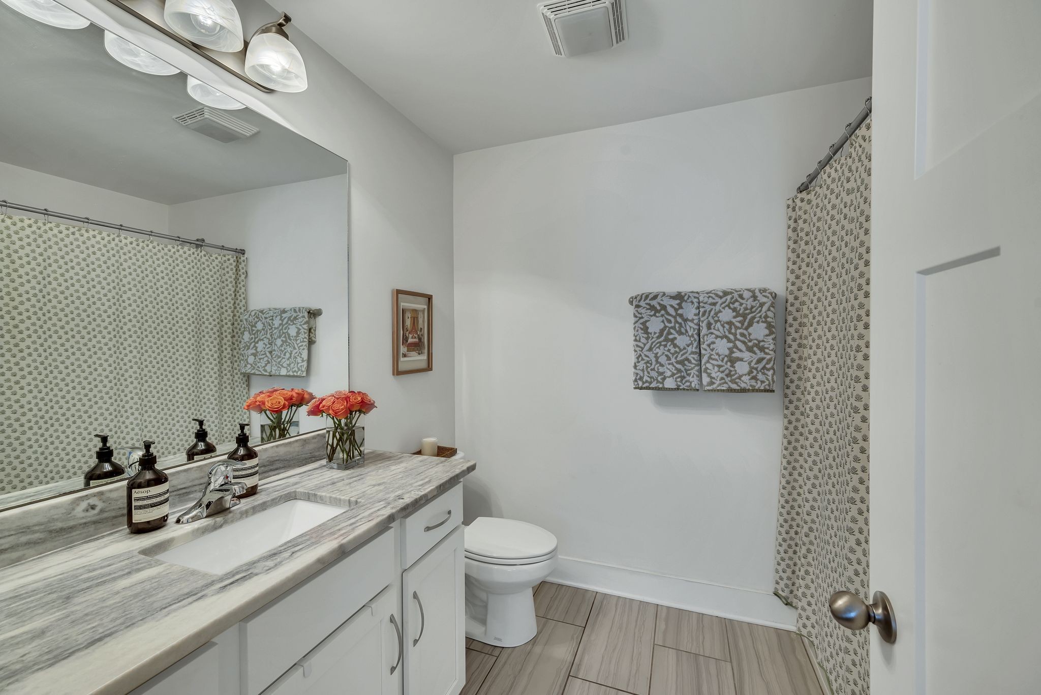 118 W Mill Dr
