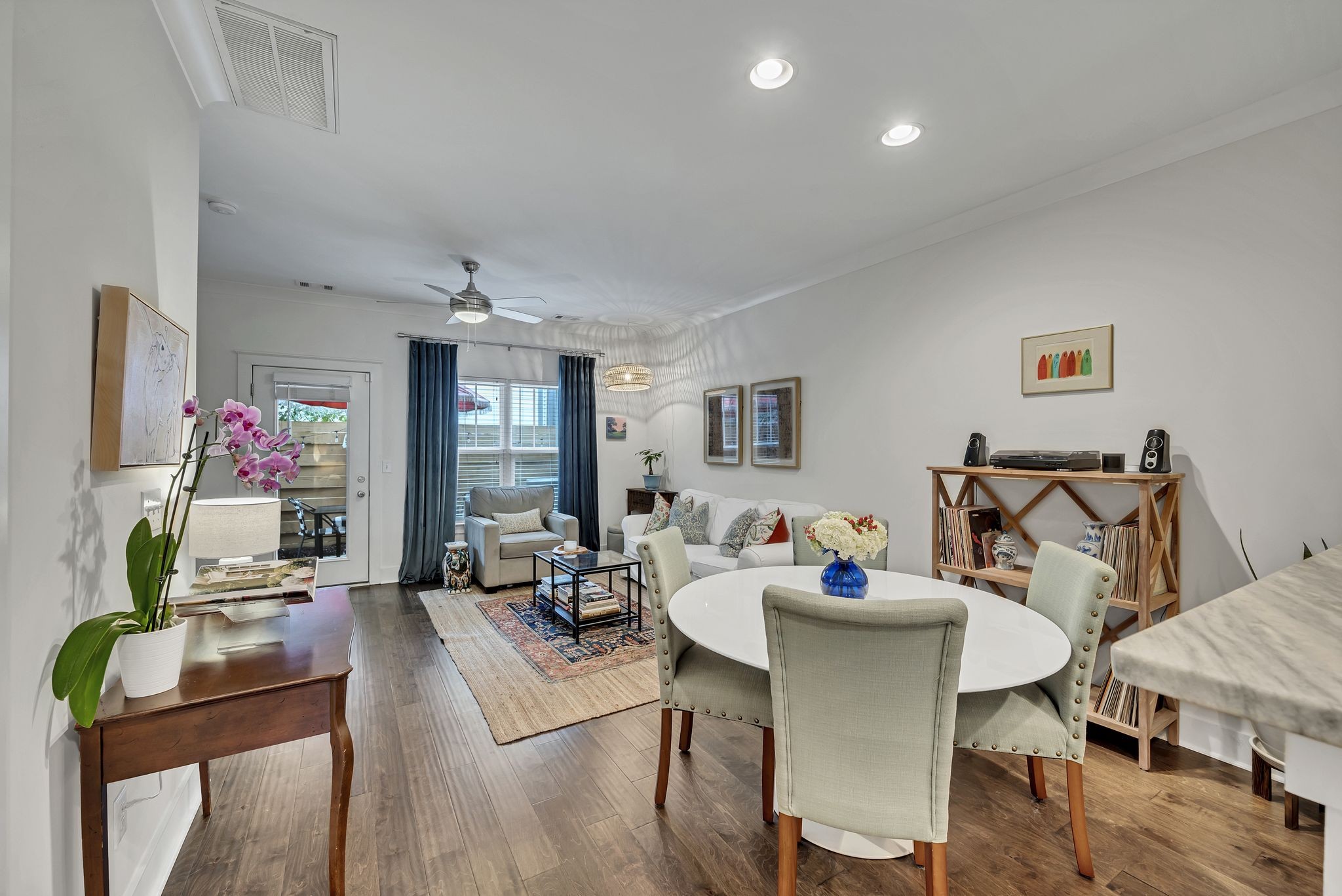118 W Mill Dr