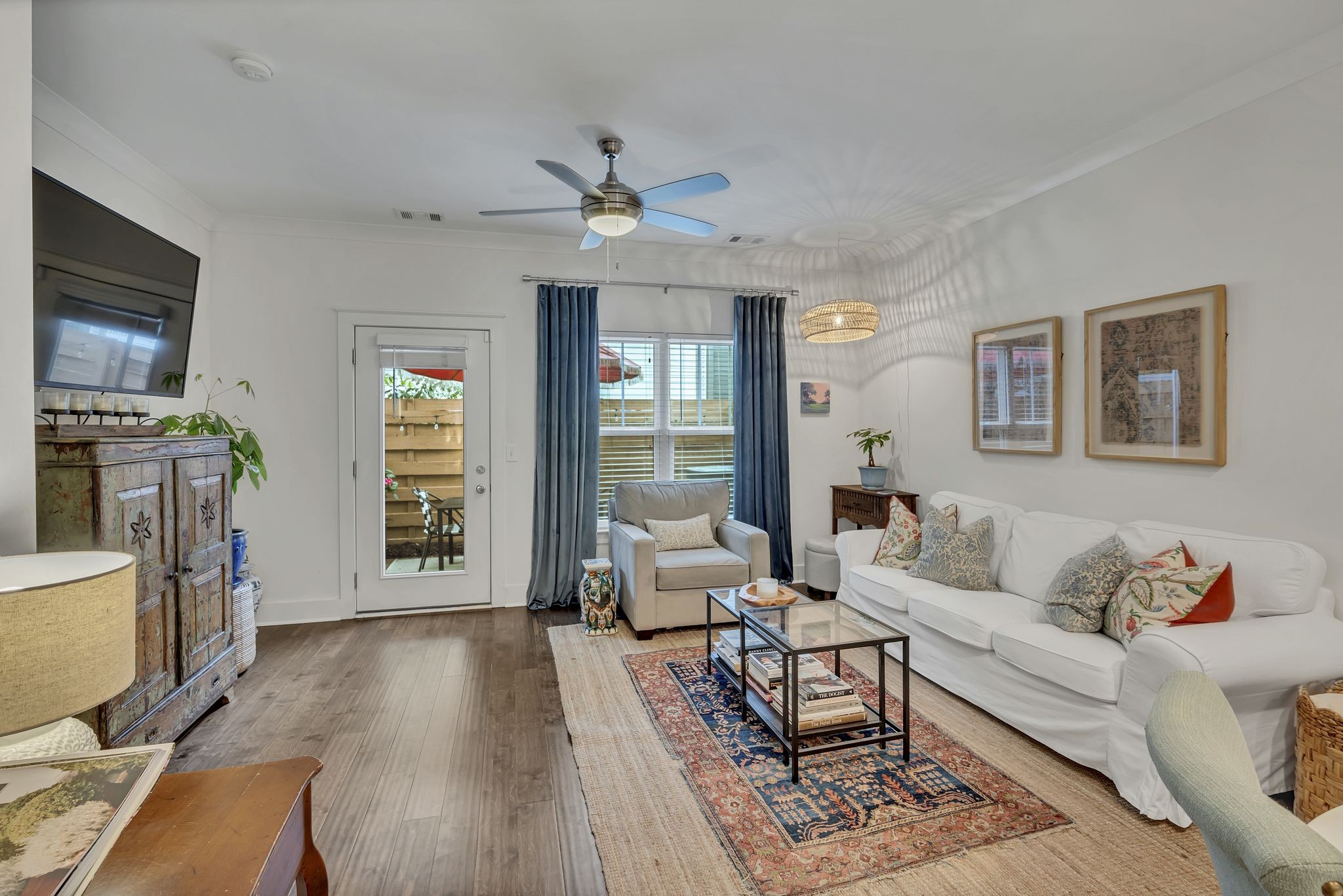 118 W Mill Dr